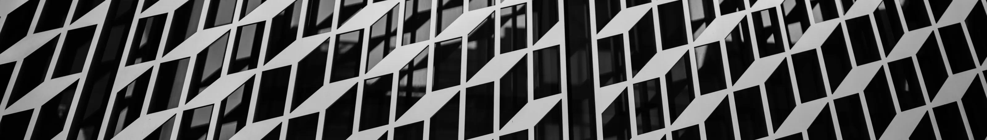 Façade de bureaux en trame géométrique